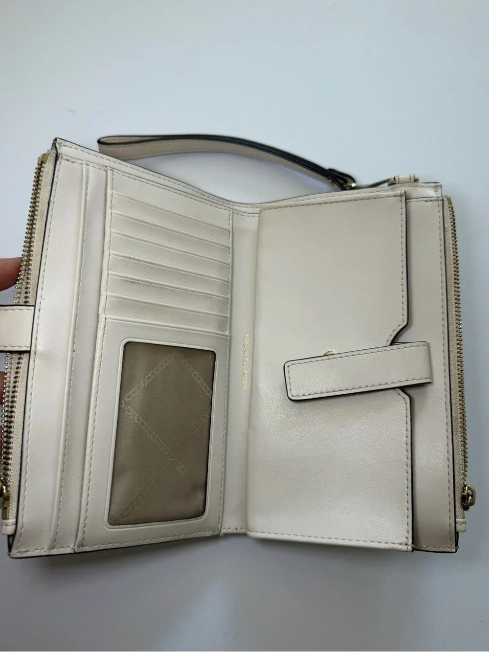 Michael Kors Beige/Off White Signature Wristlet Wallet